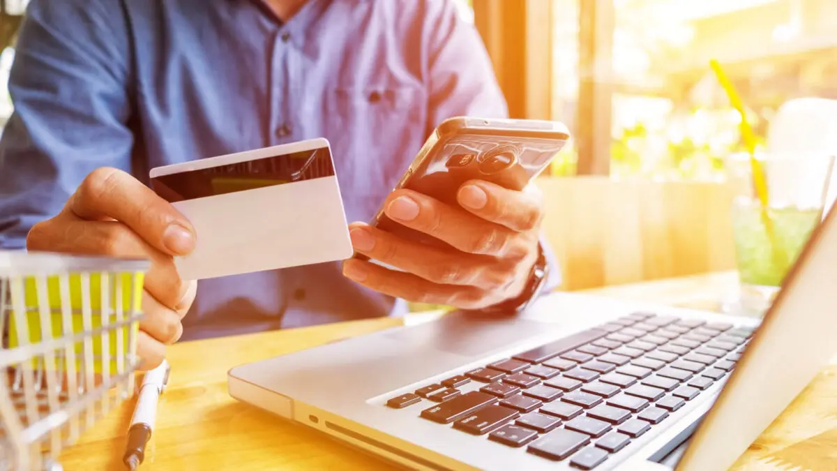 E-Commerce - Fashion Retail Store